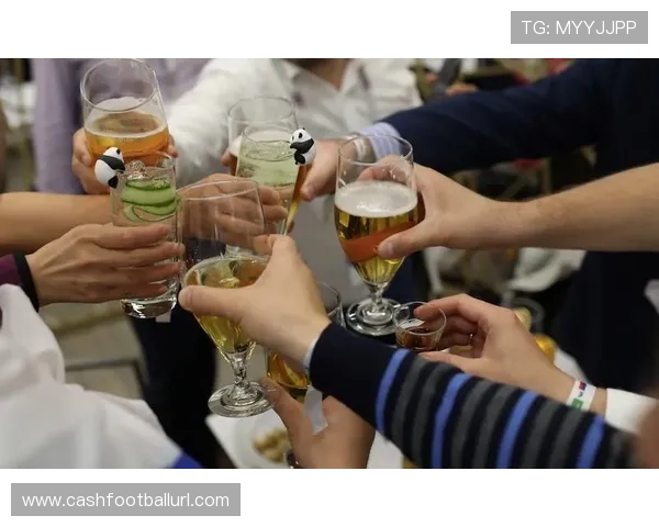 韩国vs南非世界杯激战:熬夜看球的球迷体验与比赛精彩瞬间全景回顾 韩国vs南非世界杯激战:熬夜看球的球迷体验与比赛精彩瞬间全景回顾